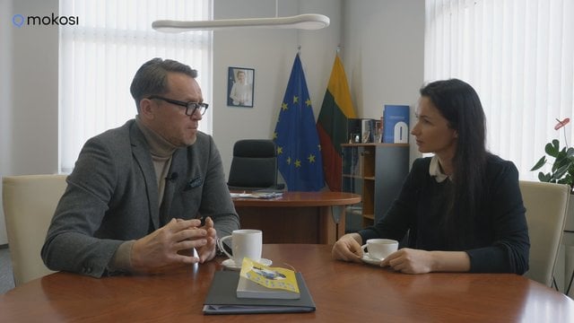 „Prie kavos po pamokos“: Europos Komisijos atstovybės Lietuvoje vadovas aptaria švietimo finansavimo iššūkius