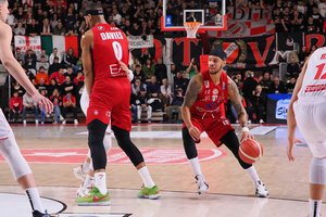 Lenktynėse paskui Eurolygos „Top 8“ traukinį „Anadolu Efes“ nubloškė čempionus persekiojančią „Olimpia“