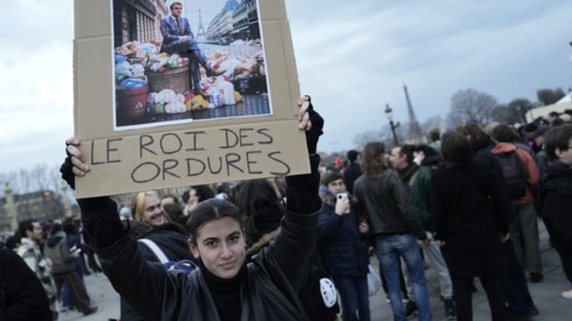 E. Macronui atsikvėpti nepavyks – šimtai tūkstančių pasipiktinusių gyventojų pradėjo naujus protestus