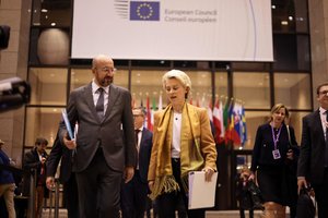 Hipokritiškumo viršūnė: ES vadovai į derybas dėl klimato kaitos skraido privačiais lėktuvais