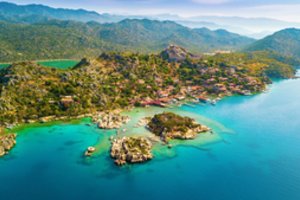 Pirmasis skrydis į Turkiją pradeda vasaros sezoną: kas dešimtas lietuvis ilsėsis šioje šalyje