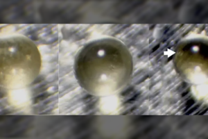 Kinija Mėnulyje aptiko keistus stiklo rutuliukus, kuriuose gali slypėti milijardai tonų vandens