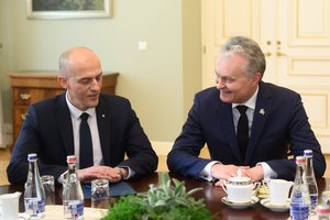 G. Nausėda dėkoja už tarnybą kadenciją baigusiam STT vadovui: linkiu sėkmės ateities darbuose