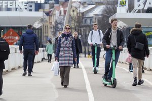 Į šalį plūstels šiltesnio oro masė, tačiau ilgai tuo nesidžiaugime: sinoptikai praneša, kada vėl atvės