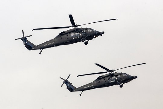 Nelaimė JAV pratybų metu – susidūrė du kariniai sraigtasparniai