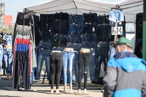 Nuo nesaugių prekių siekia apsaugoti pažeidžiadžiausius vartotojus: štai kas keisis