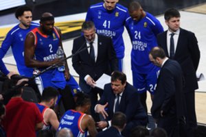 „Žalgirį“ besivejantis „Anadolu Efes“ susitvarkė su „Virtus“ krepšininkais