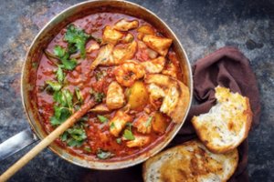 Krevečių troškinys su daržovėmis: naudinga, nekaloringa ir labai gardu