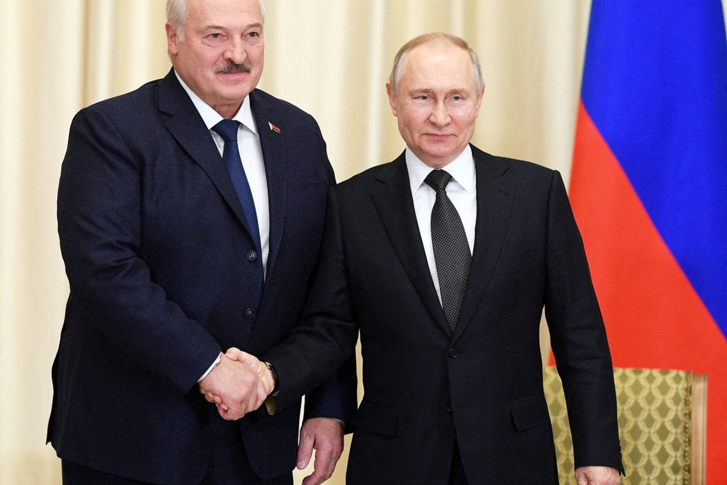 V. Putinas pareiškė, kad Rusija dislokuos taktinius branduolinius ginklus Baltarusijoje.<br>Reuters/Scanpix nuotr.