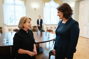 Pirmoji ponia D. Nausėdienė: kartu su Britų taryba kuriame pilietišką ir brandžią visuomenę