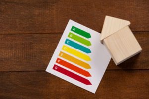 Nori išgyvendinti „popierinius“ sertifikatus: po gegužės 1-osios naudą labiausiai pajus NT pirkėjai