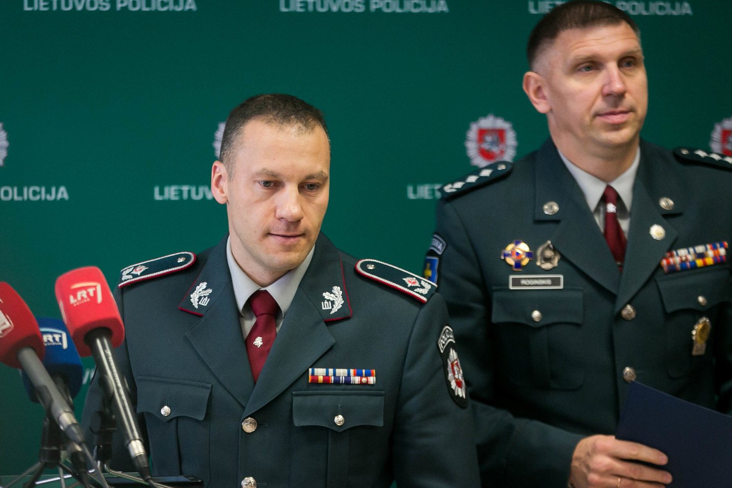 L.Pernavas ir A.Roginskis kartu dirbo Policijos departamente.<br>T.Bauro nuotr.