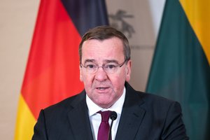 Vokietijos gynybos ministras: šaliai ginkluotės trūks ir po 2030 m.