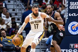 Svarbi pergalė: Jonas Valančiūnas su „Pelicans“ įveikė „Clippers“ – tiesioginius konkurentus dėl vietos atkrintamosiose varžybose