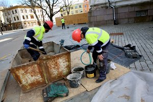 Siūlo riboti suminę darbo laiko apskaitą – daliai darbuotojų dėl to nemokama už viršvalandžius