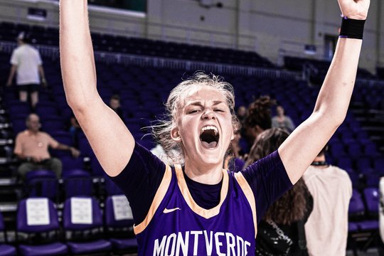 Lietuvos krepšinio viltis R. Augustinaitė su „Montverde“ akademija vėl laimėjo JAV mokyklų čempionatą