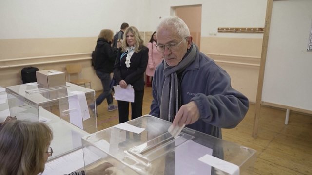 Bulgarijoje – penkti parlamento rinkimai per dvejus metus: ant kortos gali būti pastatyta parama Ukrainai