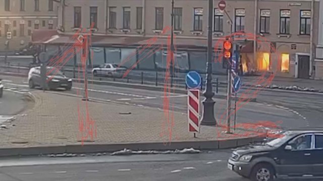 Užfiksavo sprogimą Sankt Peterburgo centre: išlėkė visi kavinės stiklai, gatvėje – kruvini žmonės