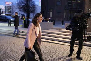 Pirmosios rinkimų tendencijos: didžiausios Suomijos partijos surinko beveik po lygiai balsų