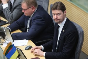 Ant VRK stalo – M. Majausko mandatas