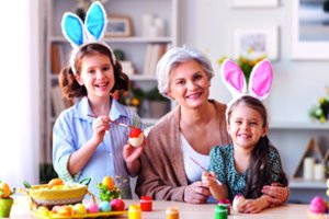 Įdomiausios tradicijos pasaulyje: Velykų zuikis ar bobutė – kas lanko vaikus?