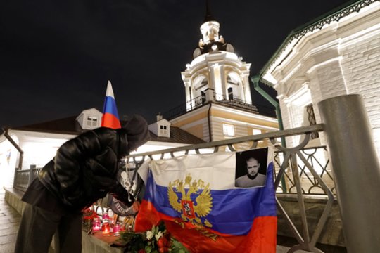 V. Putinas apdovanojo susprogdintą rusų propagandistą V. Tatarskį: skyrė ordiną