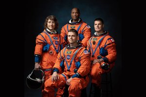 Susipažinkite: NASA pristatė keturis būsimos Mėnulio misijos astronautus