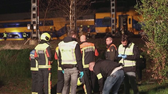 Nyderlanduose nuo bėgių nuvažiavo traukinys: žuvo mažiausiai vienas žmogus, dar 30 sužeisti
