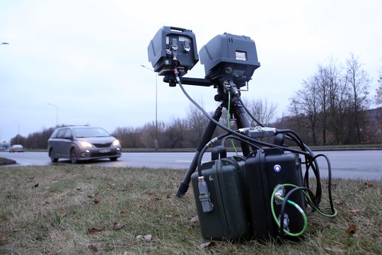 Nuo mobiliųjų greičio matuoklių lakstūnai neišsisuko – pareigūnai užfiksavo per 500 pažeidimų