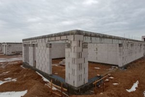Statybų inspektoriai apsilankė statybvietėje Vilniuje: suskaičiavo 16 be leidimų kylančių namų
