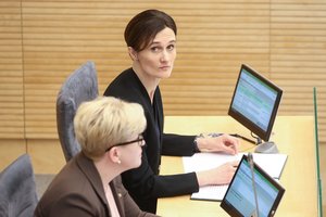 V. Čmilytė-Nielsen kalbasi su galimais kandidatais į VRK vadovo postą