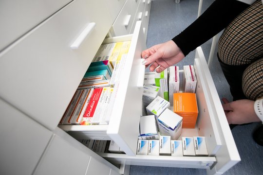 Seimas pritarė Farmacijos įstatymo pataisoms: palengvės naujų vaistų įsigijimas