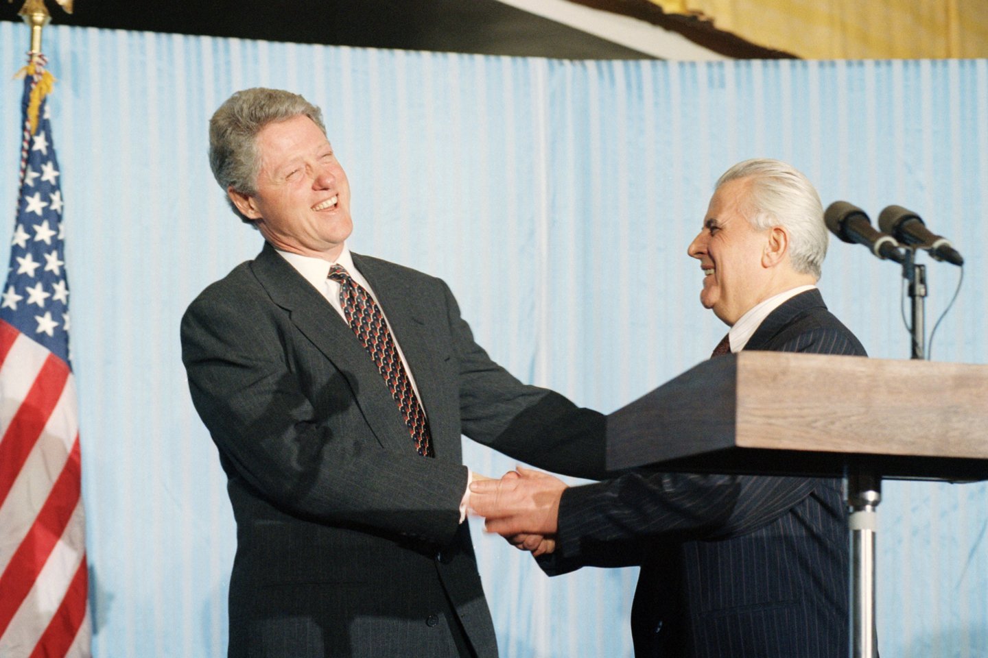 B. Clintonas ir L. Kravčiukas.<br>AP/Scanpix nuotr.