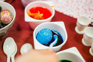 Vaistininkė įspėja: jokiu būdu nedažykite margučių šiomis priemonėmis – gresia nemalonios pasekmės