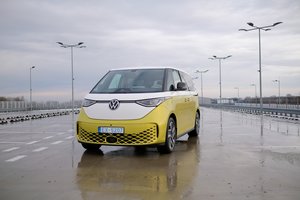Naujo „Volkswagen ID. Buzz“ elektromobilio testas: antidepresantas ant ratų