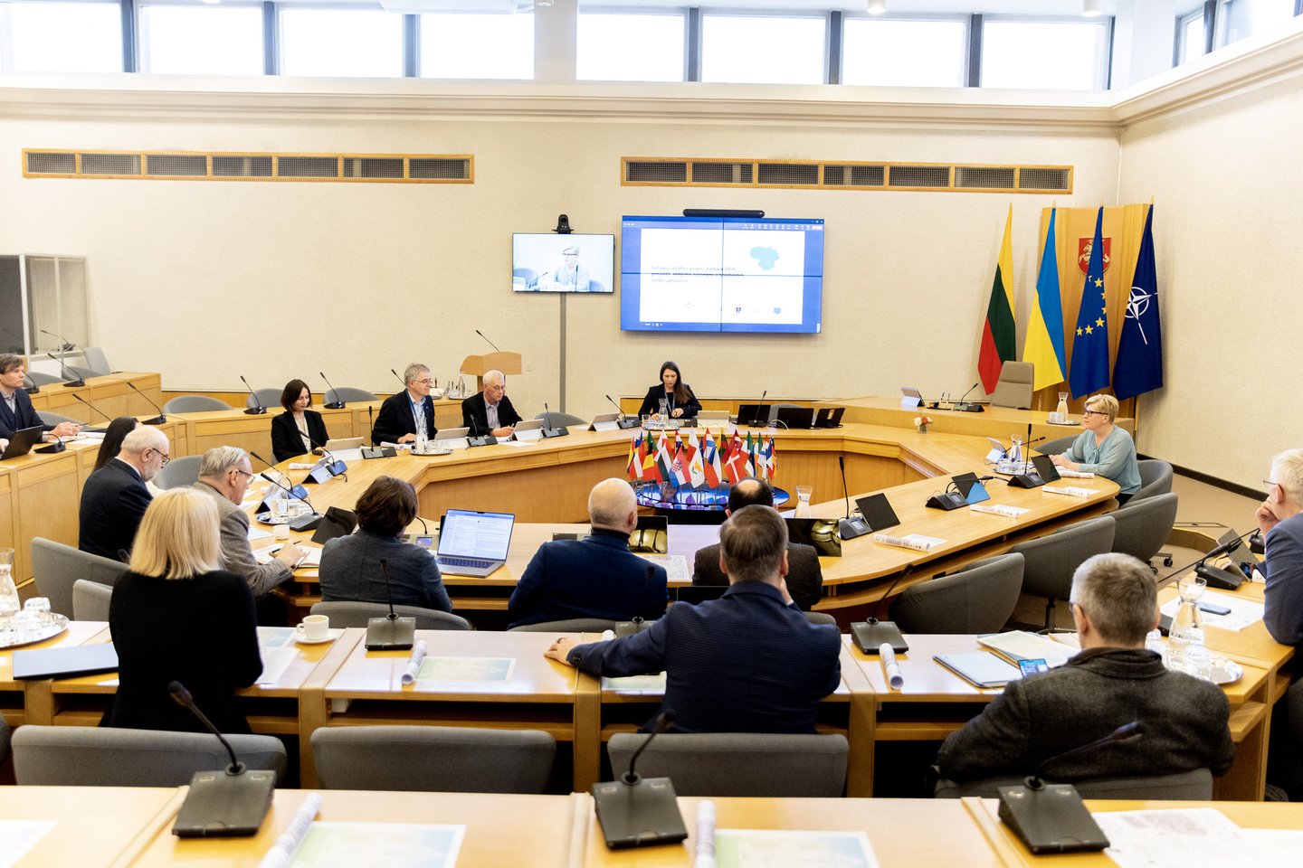  Trečiadienį posėdžiavusi Valstybės pažangos taryba iš esmės pritarė Lietuvos ateities vizijos „Lietuva 2050“ projektui ir uždegė žalią šviesą tolesniam jo derinimui su institucijomis ir visuomene.<br> L.Penek (LRVK) nuotr.