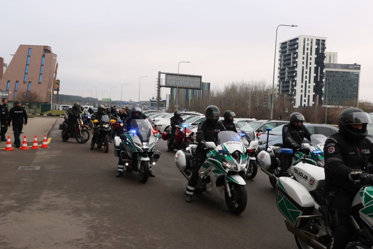 Lietuvos kelių policijos tarnybos pareigūnai jau pradės patruliuoti motociklais.<br>Lietuvos kelių policijos tarnybos nuotr.