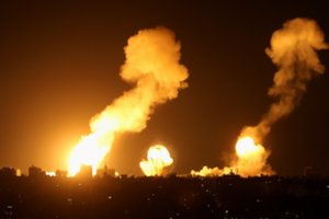 Izraelis atsakė į raketas: suduotas galingas smūgis Gazos ruožui ir Libanui