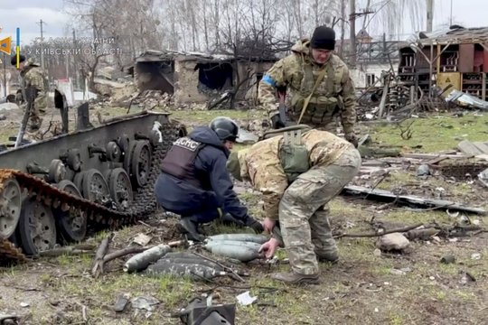 Dar vienas negailestingas rusų puolimas: per pastarąją parą Ukrainai teko atremti daugiau kaip 40 atakų