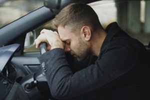 Ištyrė: vairavimas išmiegojus mažiau nei 5 valandas yra toks pat rizikingas kaip ir vairavimas išgėrus