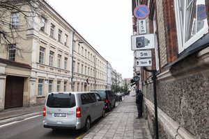 Vairuotojui kilo klausimas dėl naujovės Senamiestyje: pasirodo – tai susiję su greičio matuokliais