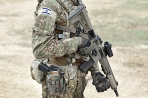 Izraelio kariuomenė: atsakant į naujas raketų atakas smogta Sirijai