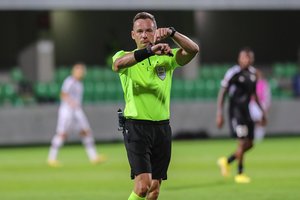 Futbolo „klounada“ Graikijoje – prisigėrę ir į konfliktus įsivėlę Lenkijos teisėjai prieš rungtynes dingo