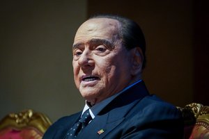 Atskleidė naujienų apie sunkiai sergančio S. Berlusconio būklę