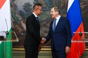 Vengrijos užsienio reikalų ministras atvyko į Rusiją derybų dėl energetikos