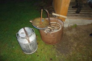 Vyriausybė pritarė siūlymui įteisinti naminės degtinės gamybą