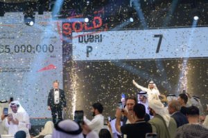 Neeilinis pirkinys: už tokius numerio ženklus Dubajuje paklojo beveik 14 mln. eurų