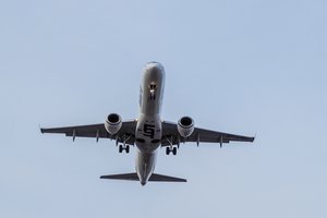 Lietuvos oro uostams kilo įtarimų: prašo patikrinti kuro bazių operatorių