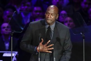 Krepšinio legendos M. Jordano bateliai aukcione parduoti už rekordinę 2,2 mln. dolerių sumą