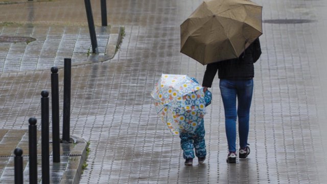 Nors džiugins šiluma, debesys tankės: daugelyje vietovių sulauksime lietaus